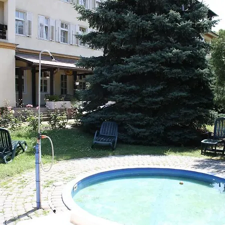 Postas Udulo Szálloda *